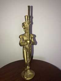 Statueta englezeasca ,soldat in garda,din bronz masiv 1,8 kg
