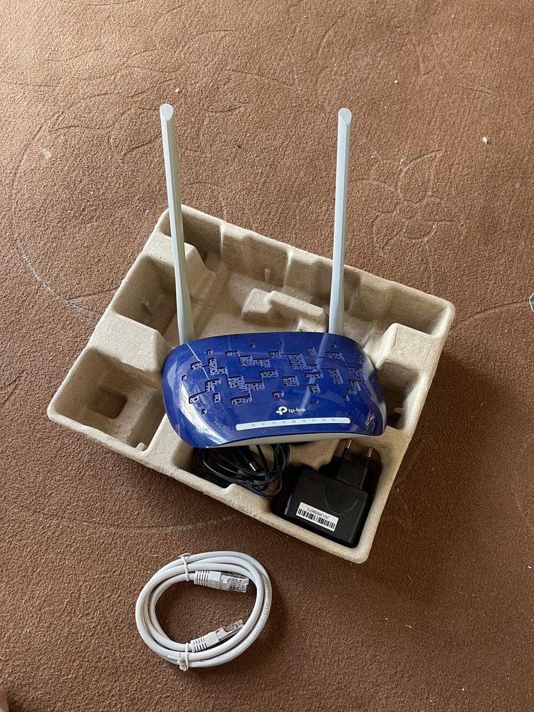 Роутер tp-link.