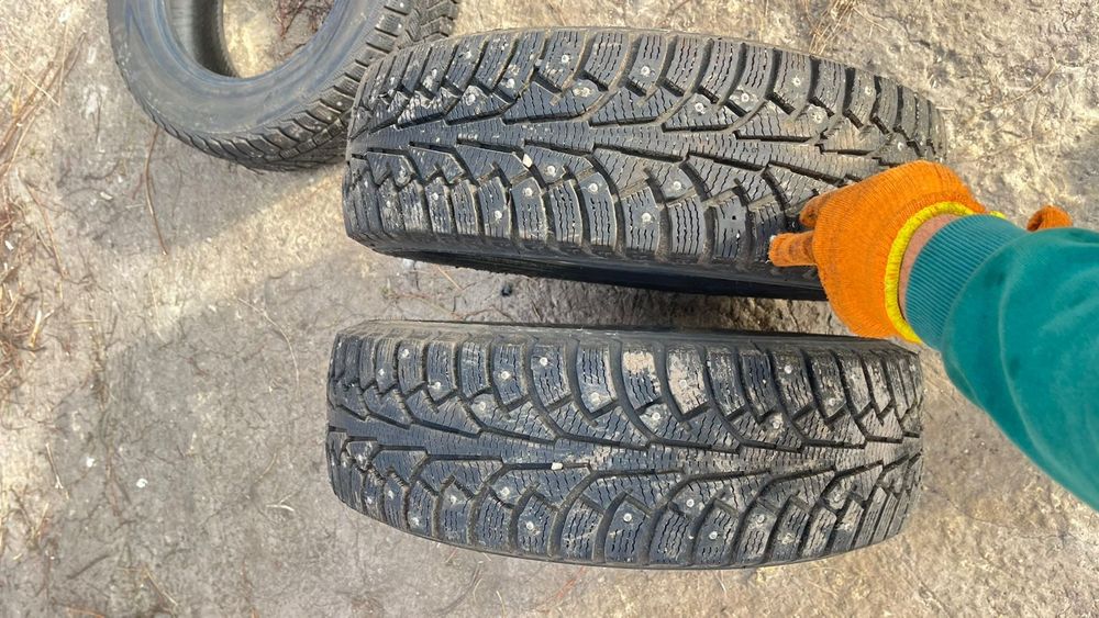 Продам 2 шины R15 185/95 покрышки зимние шипованные