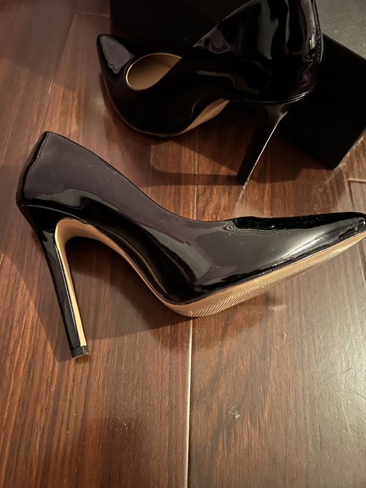 Pantofi Ginissima stiletto negri din piele lăcuită