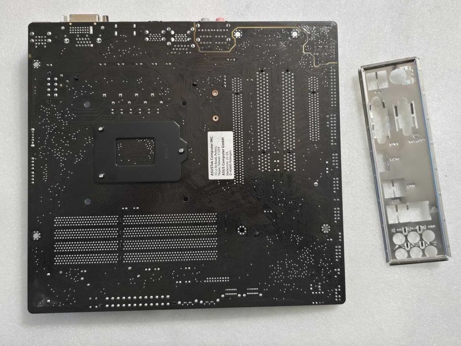 Placa de baza ASUS H97M-PLUS, Socket 1150 + Procesor Intel I3 4130
