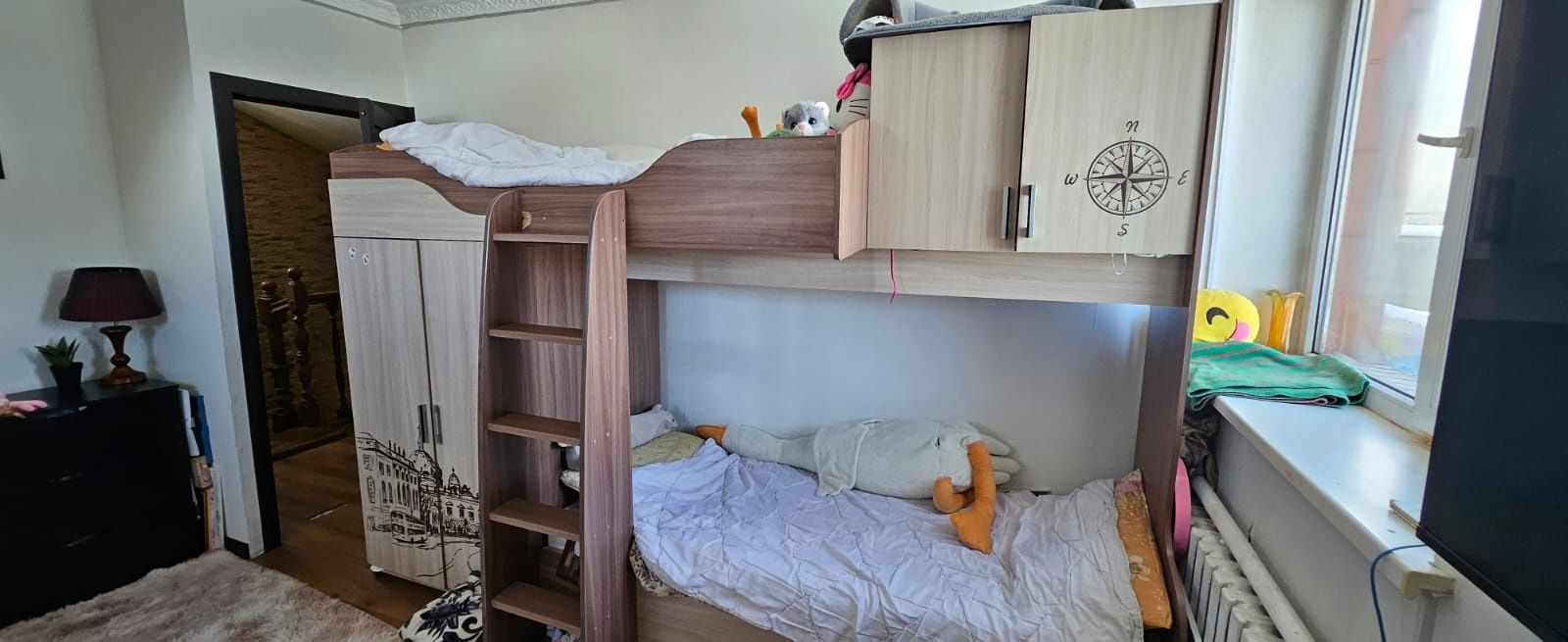Продам детскую двухьярусную  кровать.