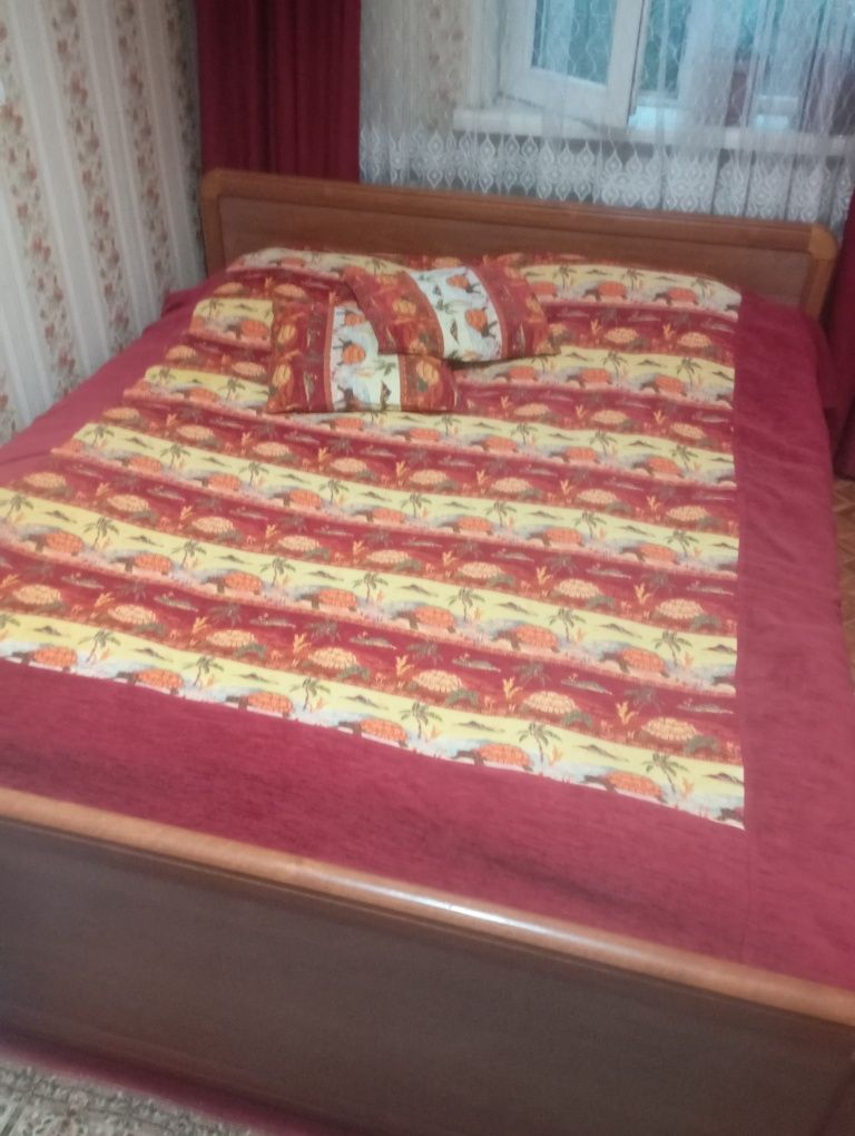 Продам 2-х спальную кровать
