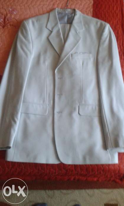 Costum de    gală