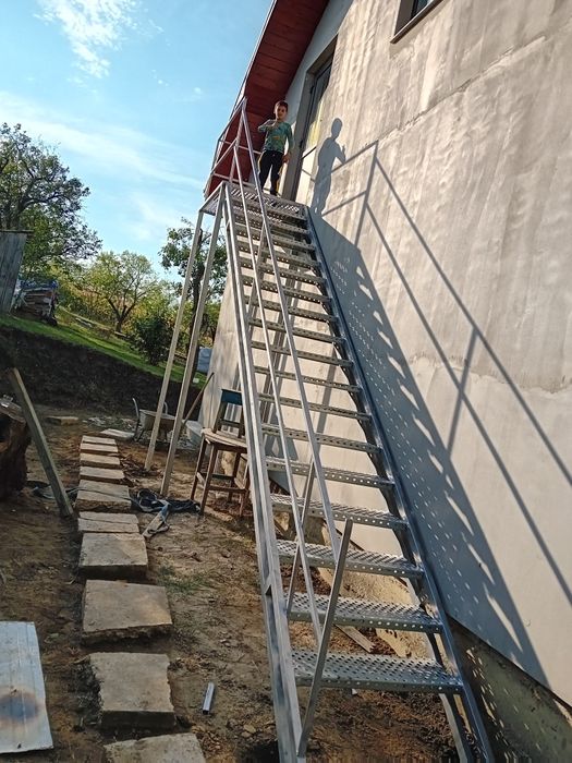 Scara metalica zincata neoxidabila