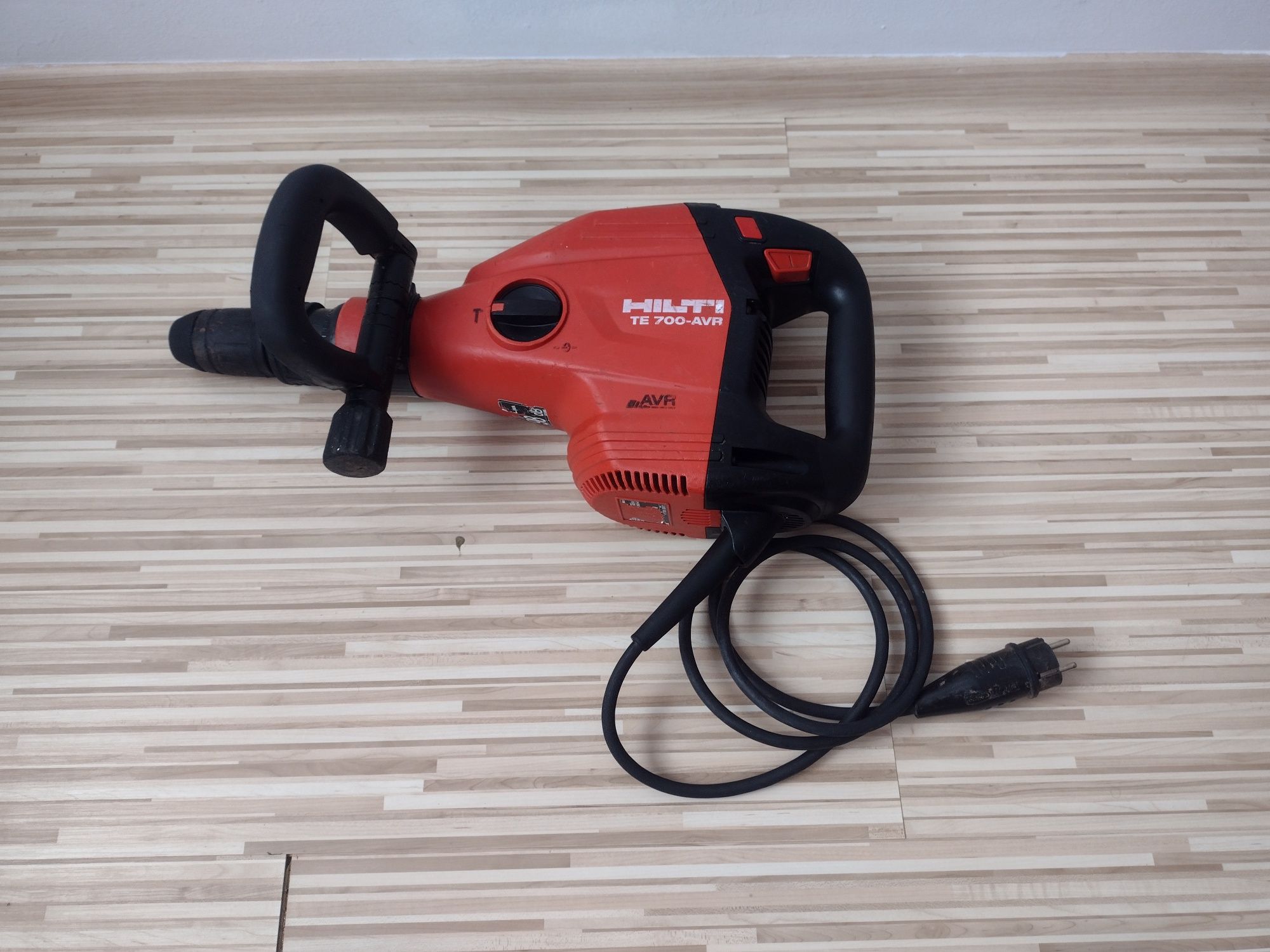 Picamer, demolator Hilti TE 700 AVR