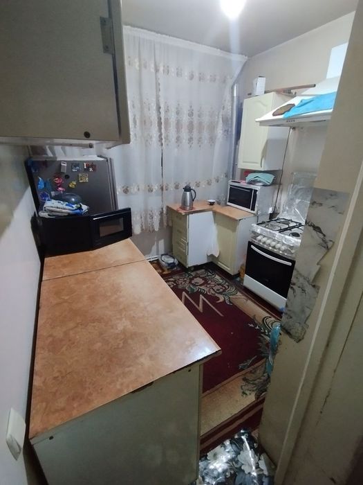 Уй сотилади 2 хона 3 хона килинган ойнаклар Акфа отопление бор