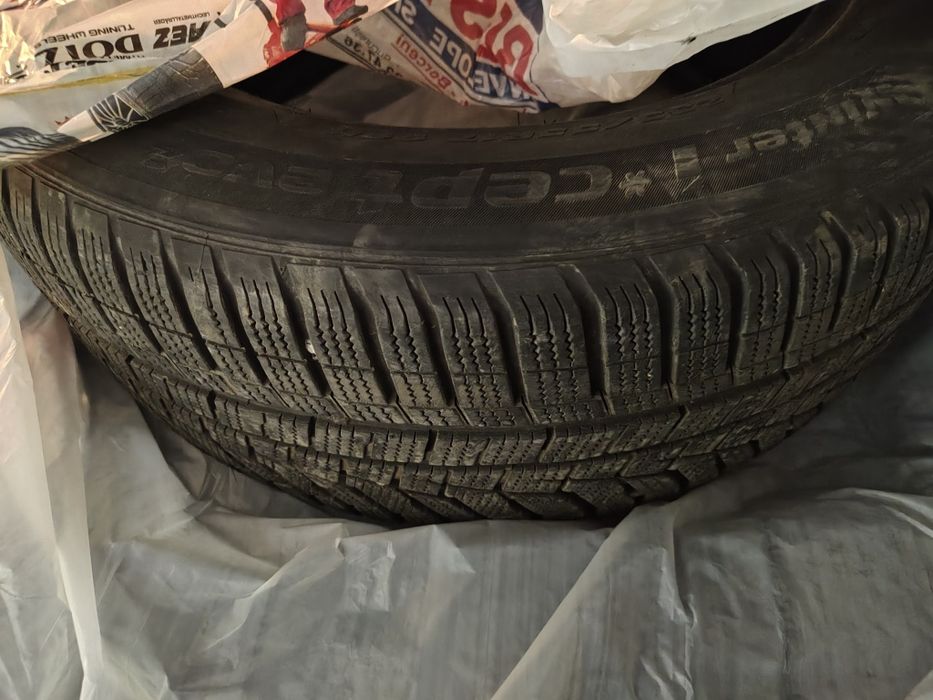 Anvelope iarnă 235 55 R17 Hankook Winter Icept Evo2*
