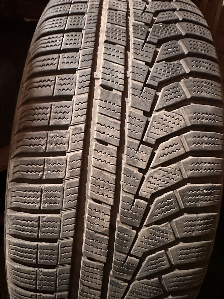 Vand 2 Cauciucuri de iarna Hankook 225/60/R17