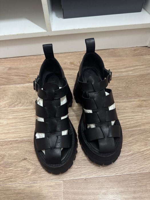 Продам стильную летнюю обувь за 5.000!