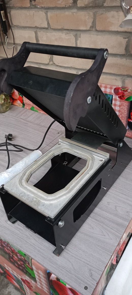 Горячая упаковка лотков
