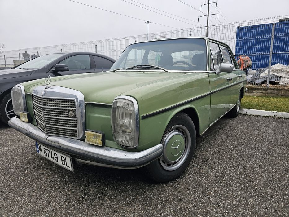 Mercedes-Benz w115 - 200D - 1976 Retromobil