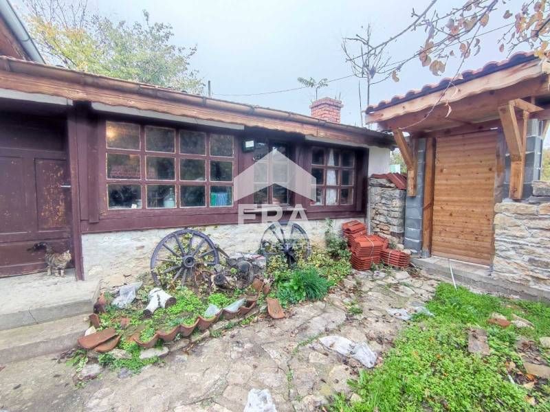 Къща в Златна Ливада