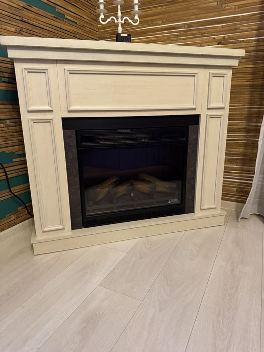 Vând șemineu electic