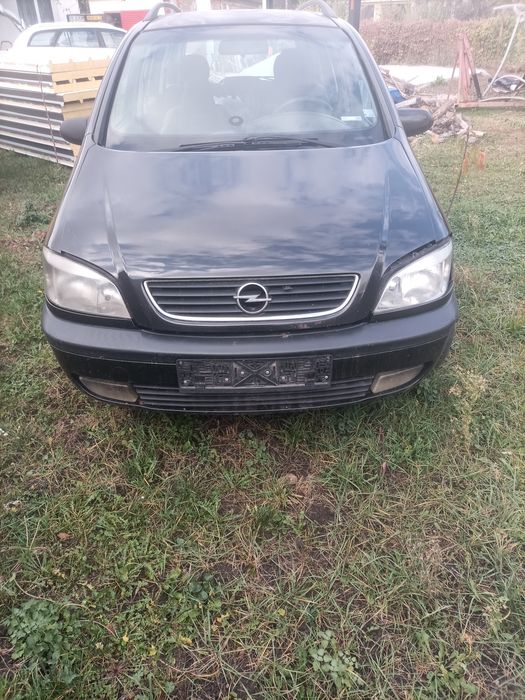 Опел Зафира на части