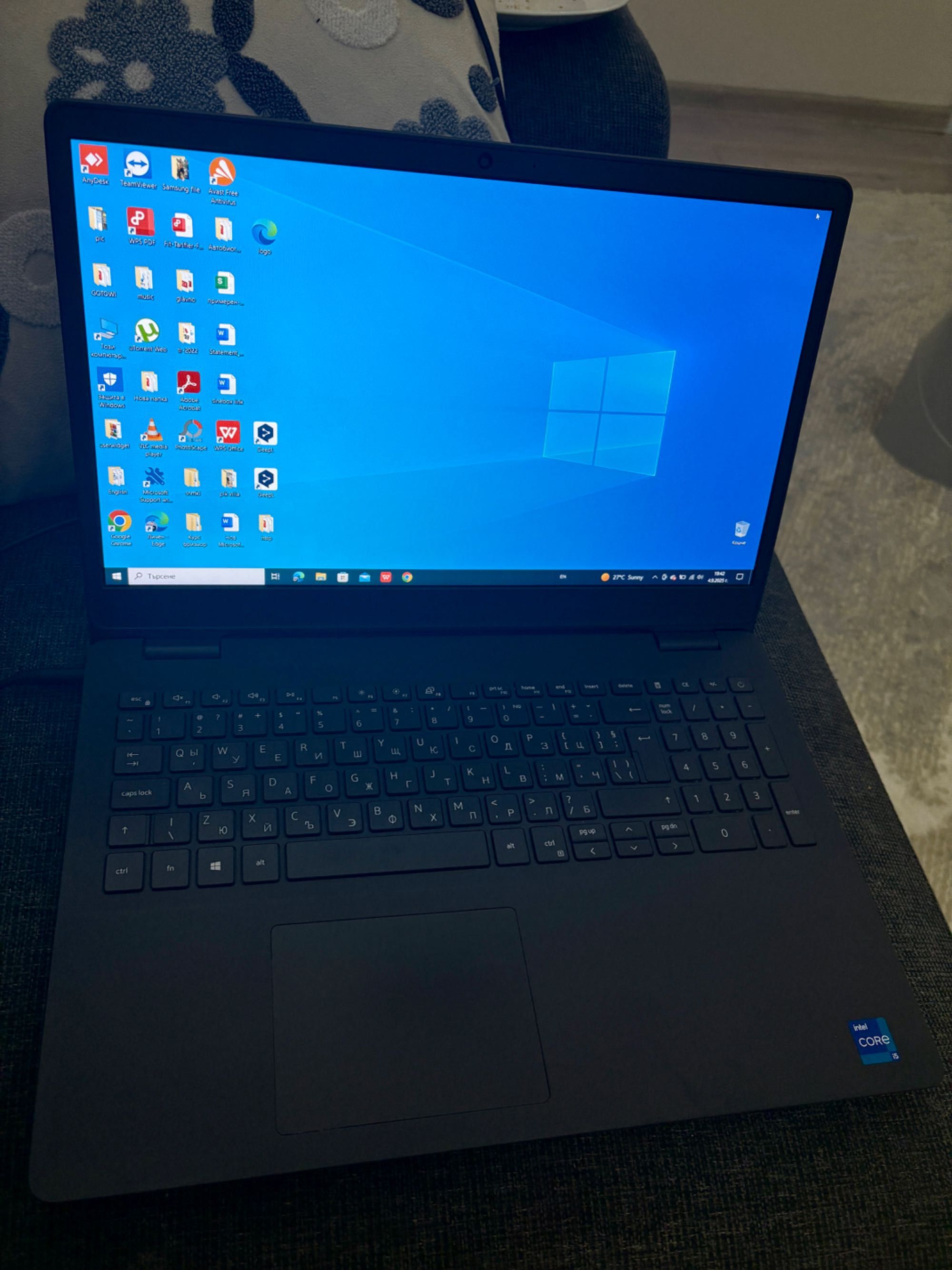 Лаптоп DELL Vostro 3500