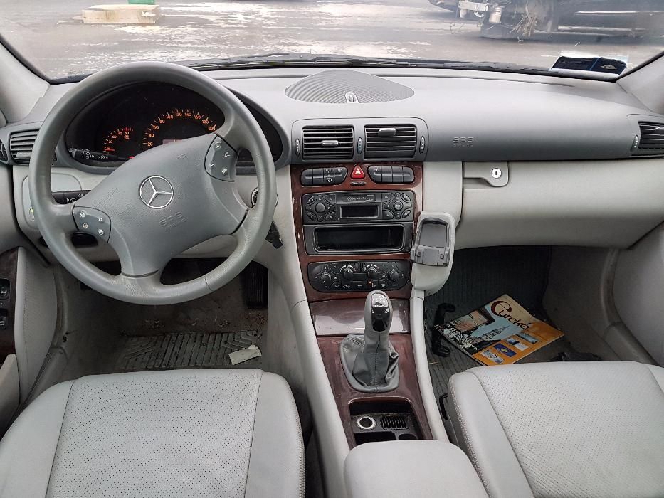 На Части! Mercedes C-Класа W203 270 CDI Ръчни Комби Кожа Avangarde