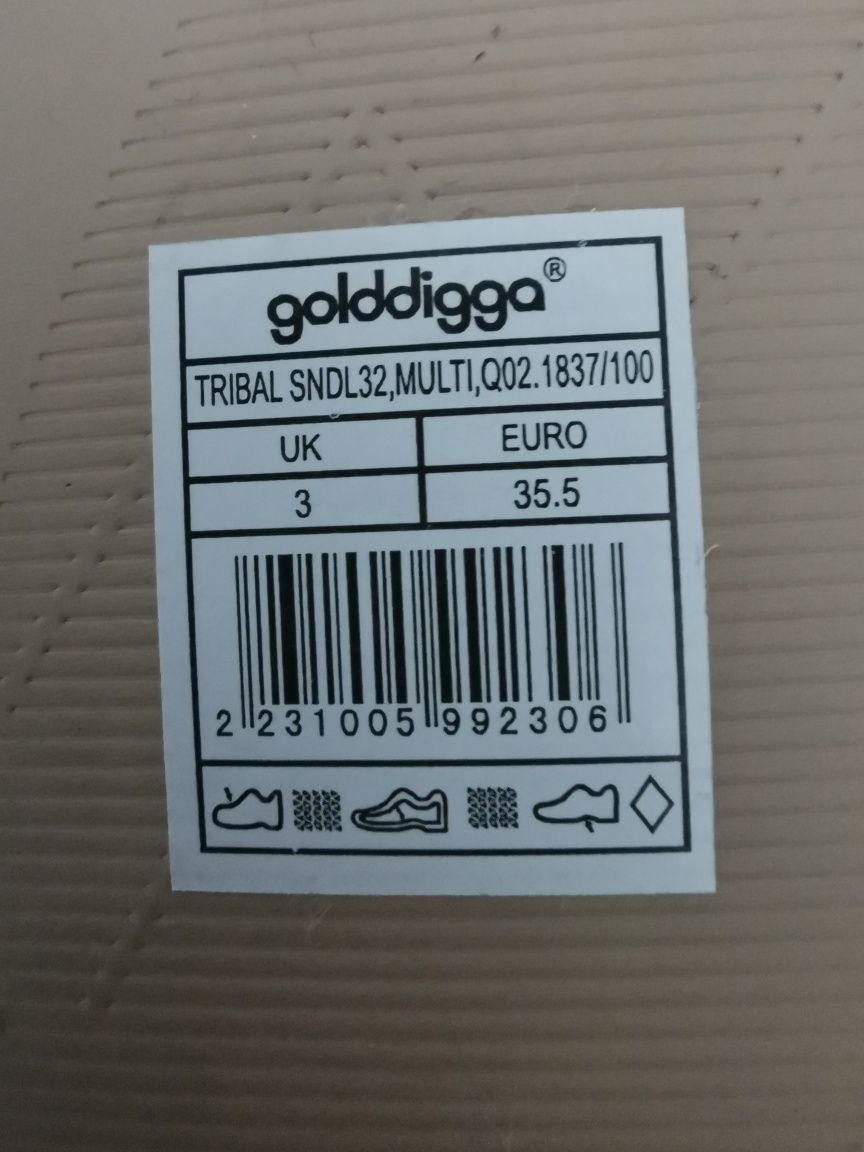 Нови сандали Golddigga