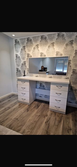 Masa makeup cu oglinda