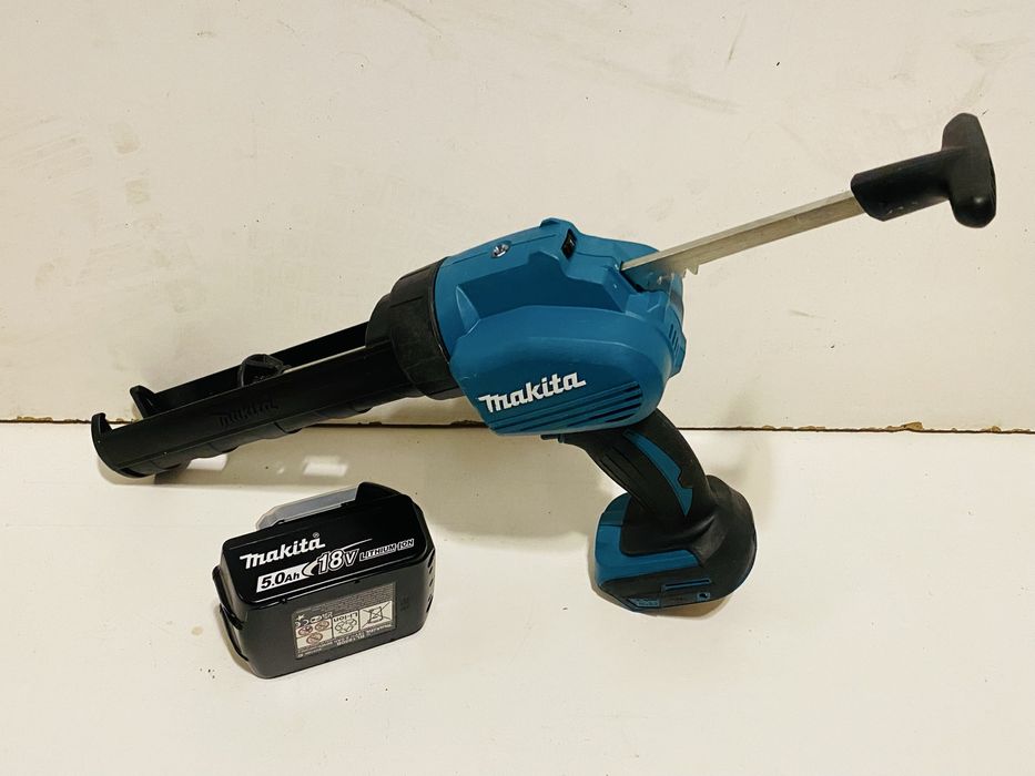 Makita pistol de silicon