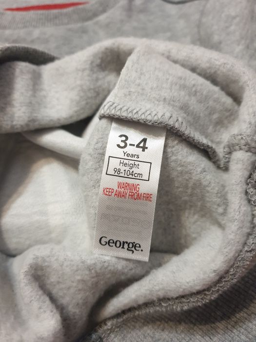 Lot Crăciun, 98-104
Purtate foarte puțin, une sunt chiar noi.

Preț