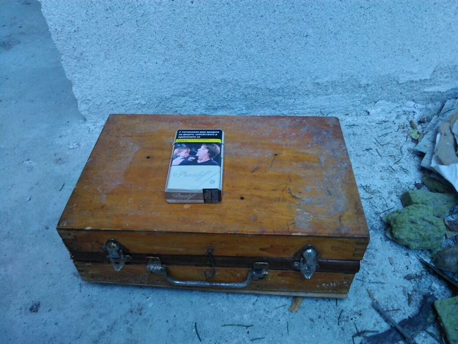 Продавам много стар антикварен лот джунджурий