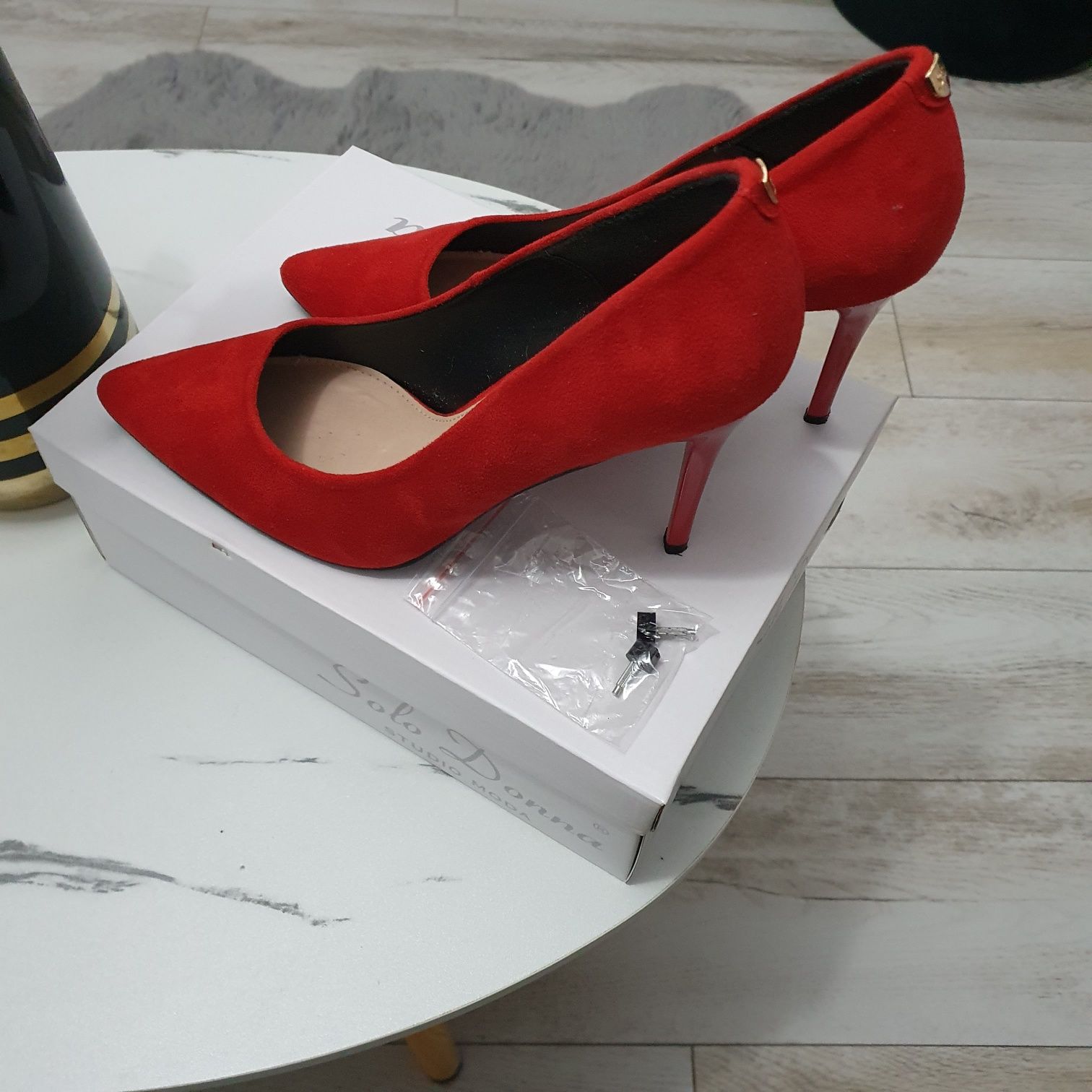 Pantofi benvenuti, toc de 10 cm .Nr 39