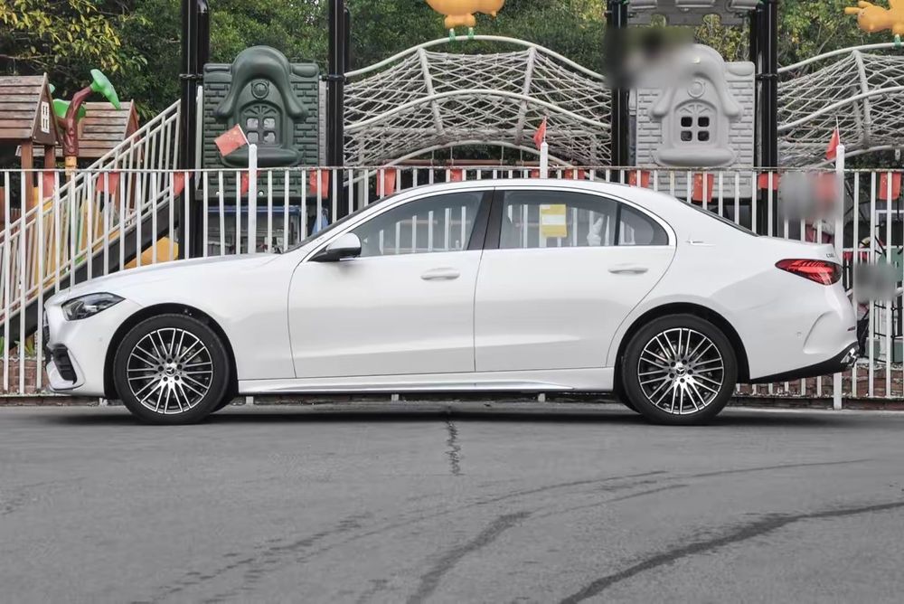 Мерседес обновленная версия C 200 L Sport 2025 года