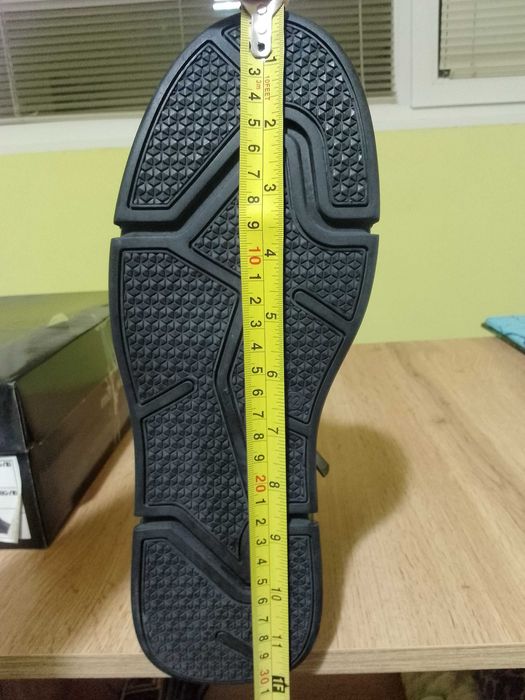 Продавам мъжки обувки