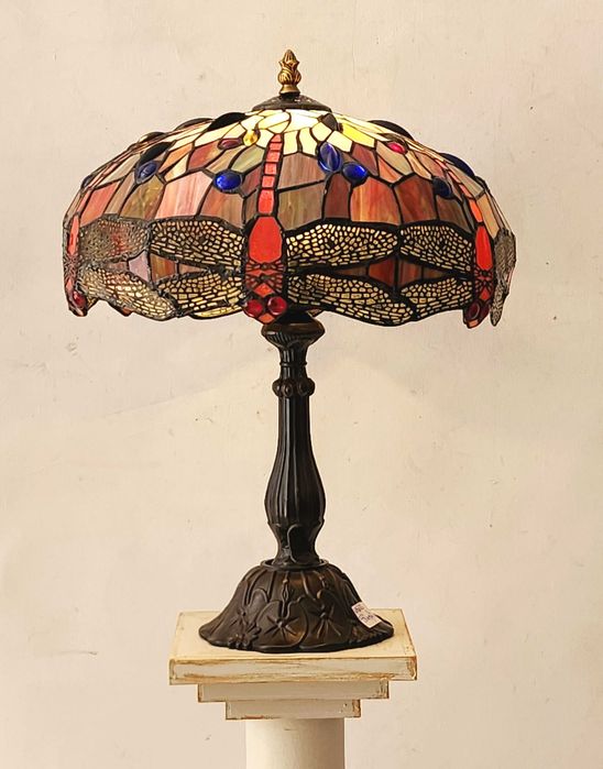 Настолна лампа Tiffany стил с витражен абажур
