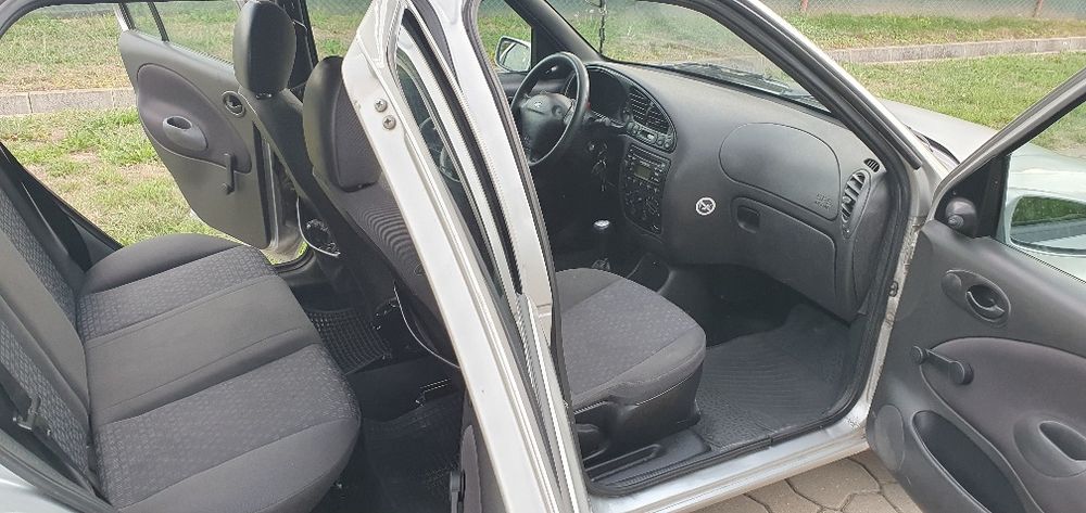 Ford Fiesta 79800 KM!! Acte la zi! Se oferă Fiscal pe loc!