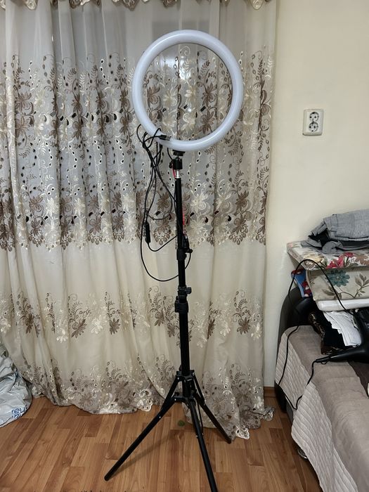 Vand lampa led cu 3 tipuri de culori