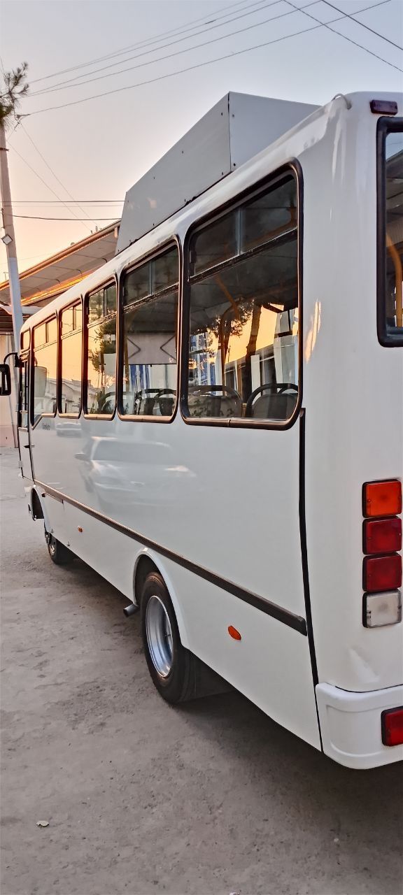 ISUZU HC40.   2019