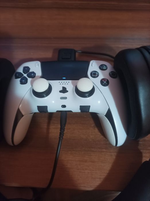 Ps5 ,2 manete ,monitor și căști