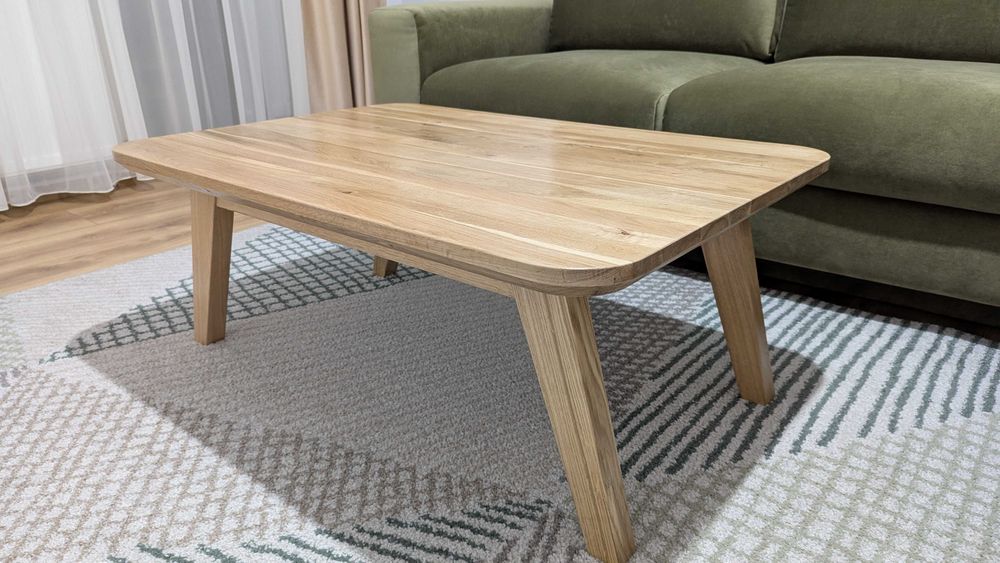 Mobilă nouă din lemn de stejar, lucrată manual la comandă.