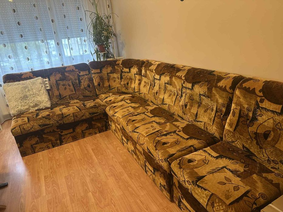 Продавам холов ъгъл