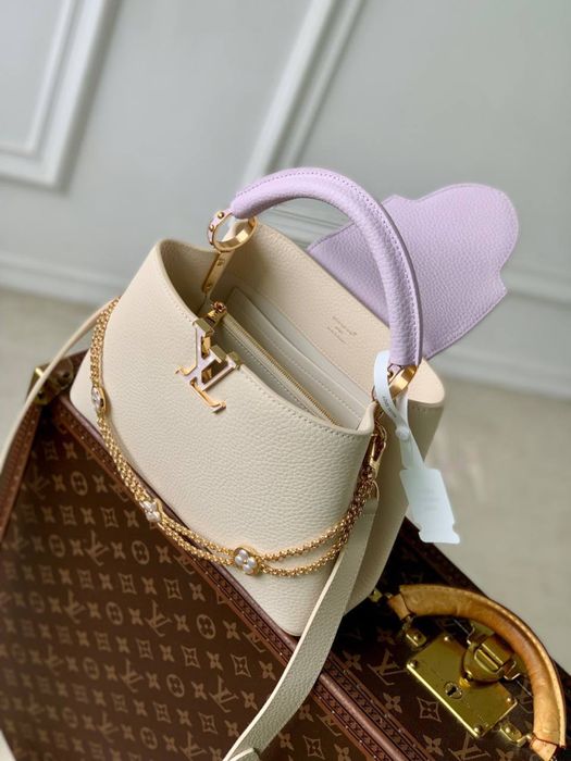 Geanta Louis Vuitton Capucines BB