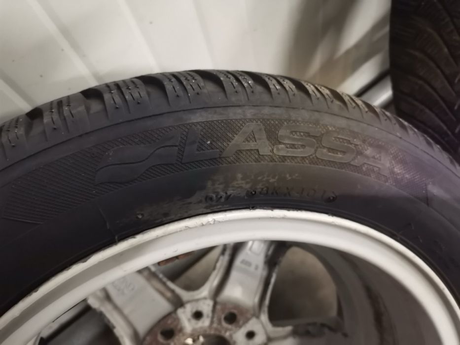 Комплект зимни гуми с джанти за BMW – 205/55 R16