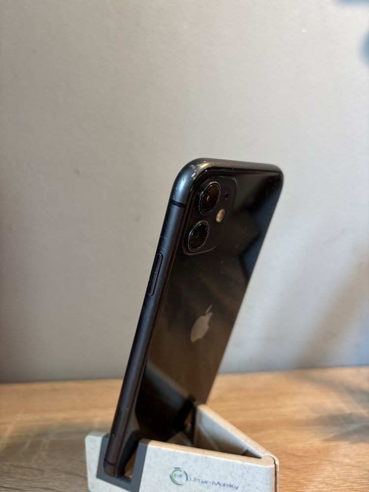 iPhone 11 64GB - работещ, отключен, здрав