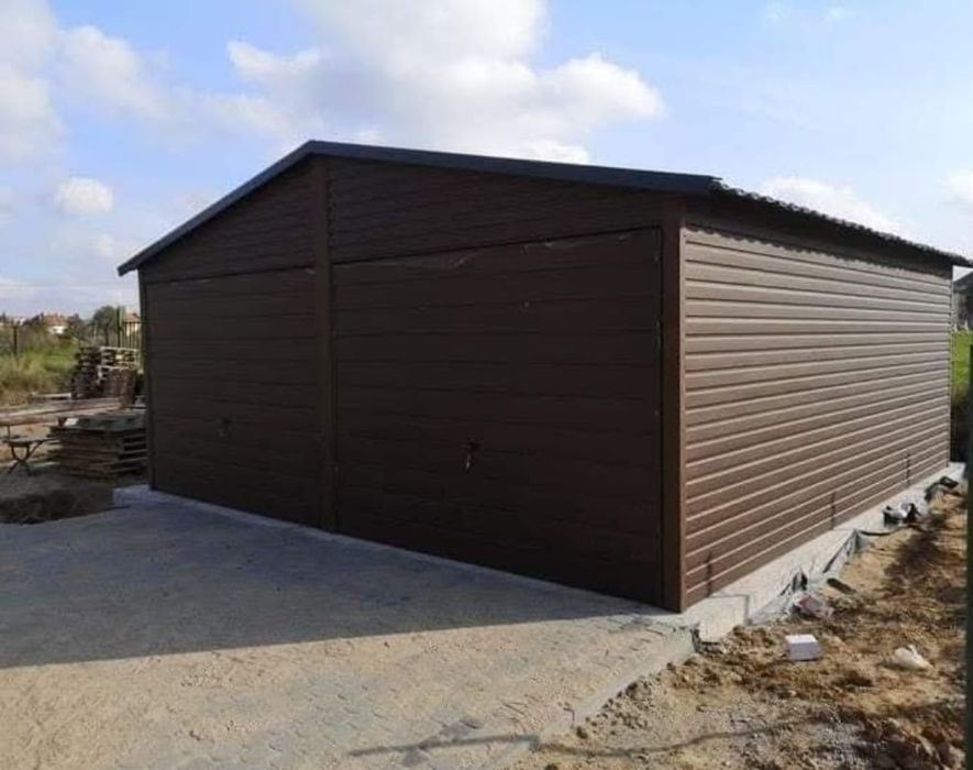 Garaje metalice auto din panouri sandwich