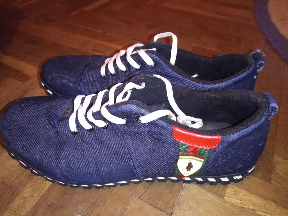 Мъжки спортни обувки 41 номер