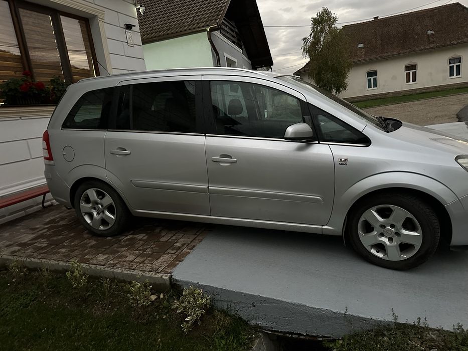 Opel zafira benzina