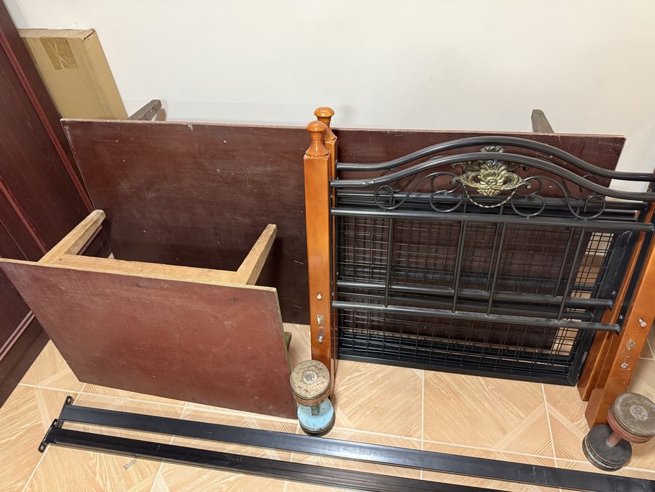 кроват односпальня, столик хонтахта