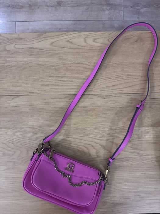 Чанта GUESS розова