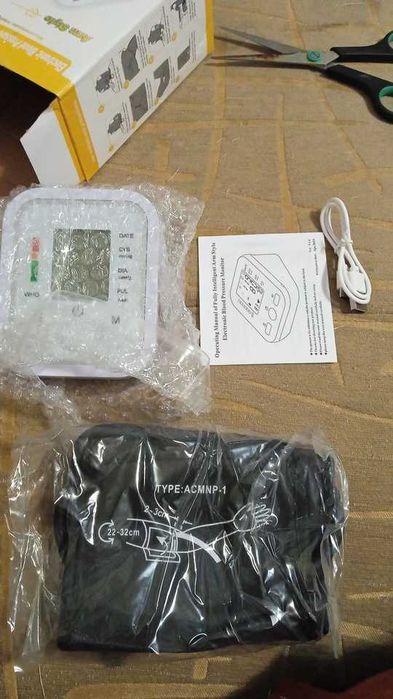 Тонометр плечевой новый