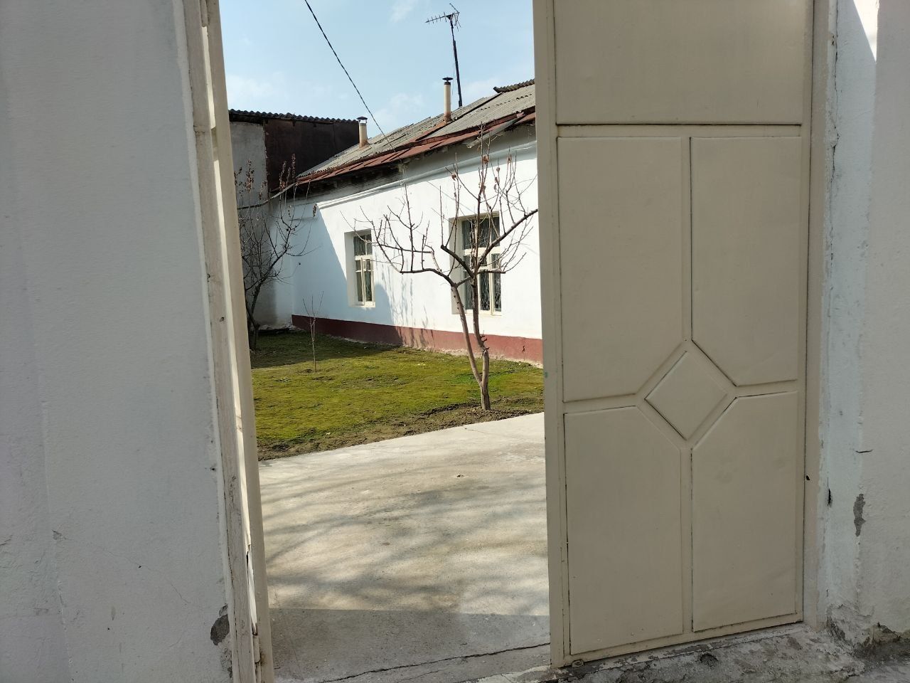 Xuvaydoda  uy sotiladi