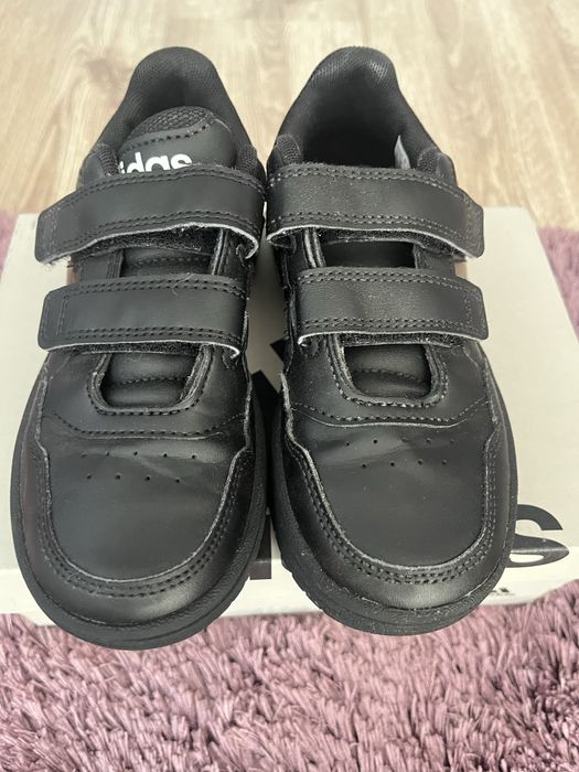 Продавам детски маратонки