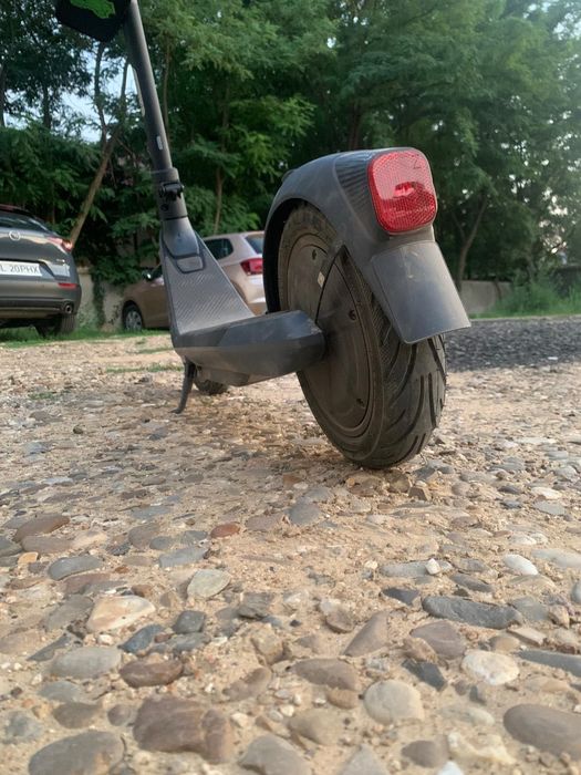 Vând Ninebot E2  PRO 2025