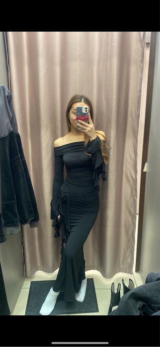 Черный платья 15 мың носила только один раз