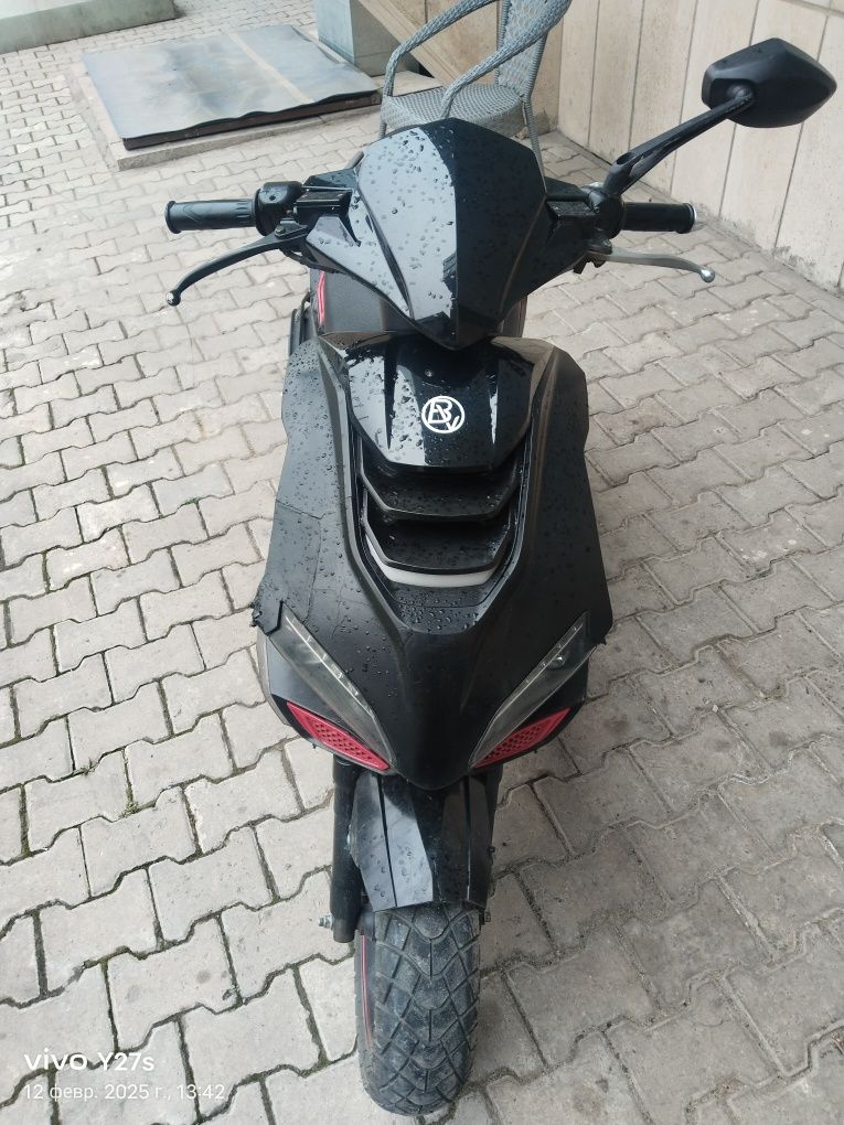 Skuter benzinli  xolati yaxshi mejigari bor